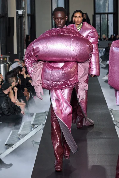 Look 19